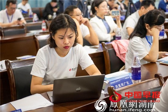 参会记者撰写本次座谈会相关报道。