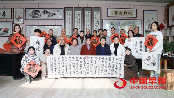 合影.jpg
