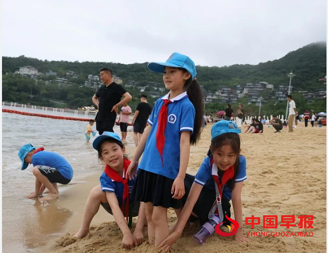 海边童趣.png