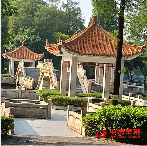 22广东中山市逸仙湖公园亭子.png