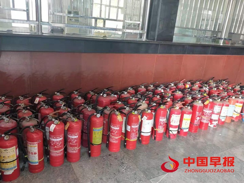 1623731306147548.jpg 收集的旧灭火器.jpg