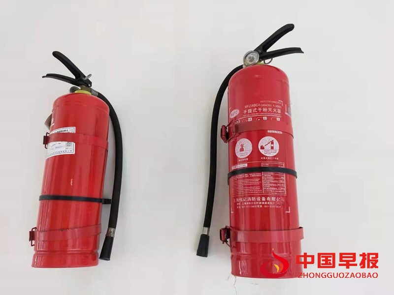 1623731376164691.jpg 更换的灭火器上墙.jpg