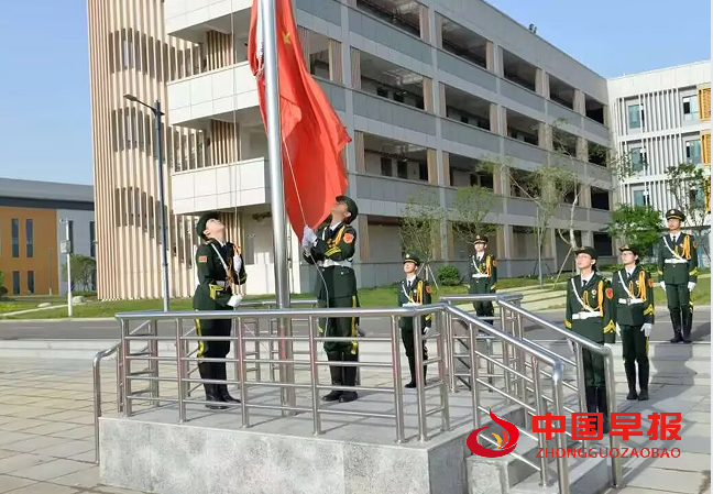 3升旗.png